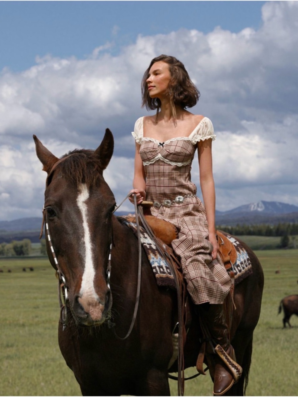 Brown Plaid Puff-Sleeve Maxi Dress with Lace Trim - Picture 4 of 8